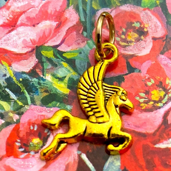 5/$10❤️❤️❤️NEW BRASS PEGASUS CHARM - Picture 1 of 2